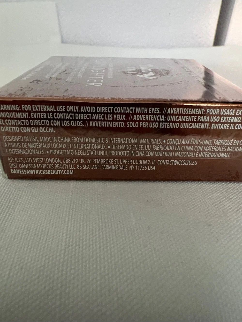 Danessa Myricks Beauty Yummy Skin Lowlighter Blurring Balm Powder in Lowkey